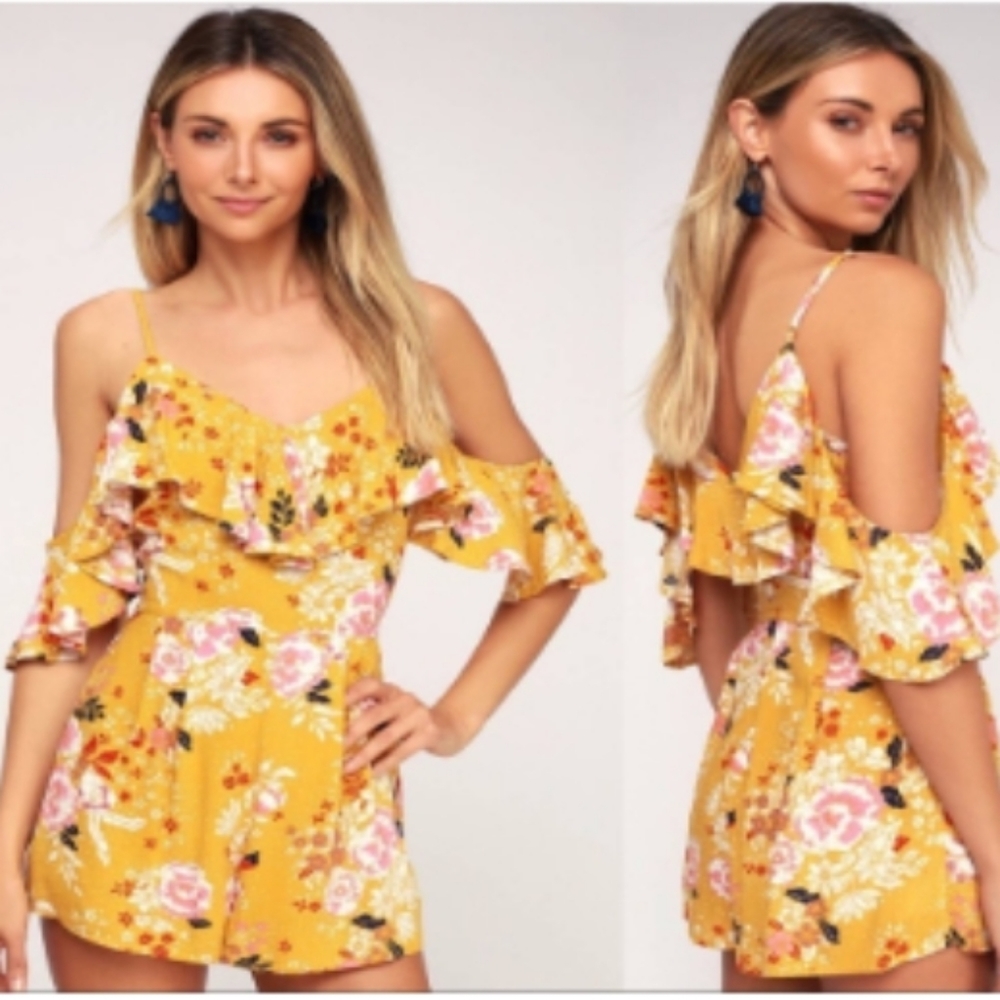Lulu’s Golden Hours Yellow Romper Boho Floral V Neck Cold  Shoulder Size Medium